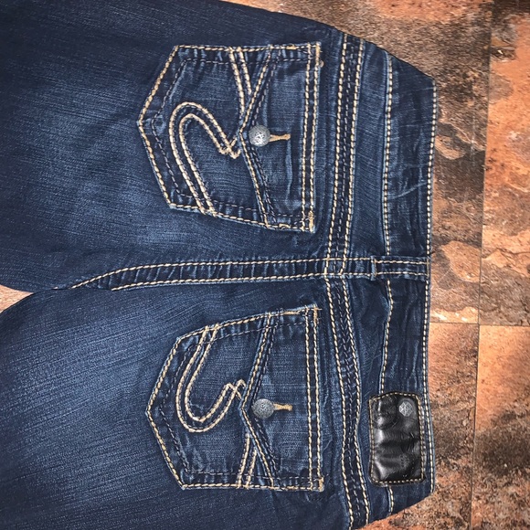 these park of jeans I’ve only wore twice, they are suki jeans. - Picture 2 of 4